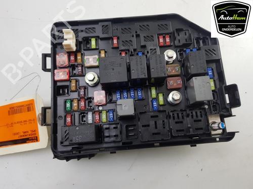Used Fuse box OPEL KARL (C16) 1.0 (75 hp) 12048829