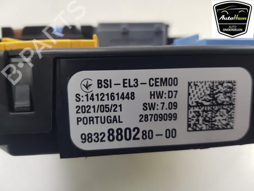 Fuse box OPEL CROSSLAND X / CROSSLAND (P17, P2QO) 1.2 (75) | BP19316477E1 