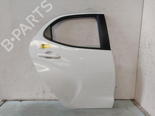 Dør højre bagtil Dør højre bagtil TOYOTA YARIS (_P21_, _PA1_, _PH1_) 1.5 Hybrid (MXPH10, MXPH11) (116 hp) 39711071 39711071