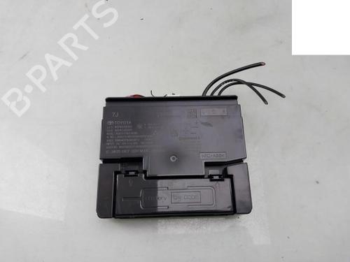 Used Control unit Control unit TOYOTA YARIS (_P21_, _PA1_, _PH1_) 1.5 Hybrid (MXPH10, MXPH11) (116 hp) 33956481 33956481