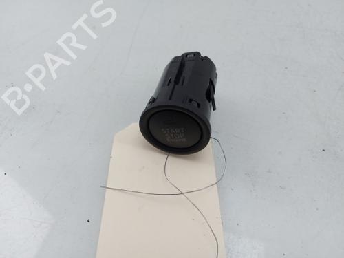 Used Switch Switch MAZDA 2 Hatchback (DL, DJ) 1.5 SKYACTIV-G (90 hp) 12048077 12048077