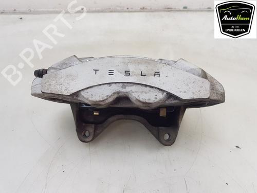 Used Left front brake caliper TESLA MODEL 3 (5YJ3) EV AWD (351 hp) 29061575