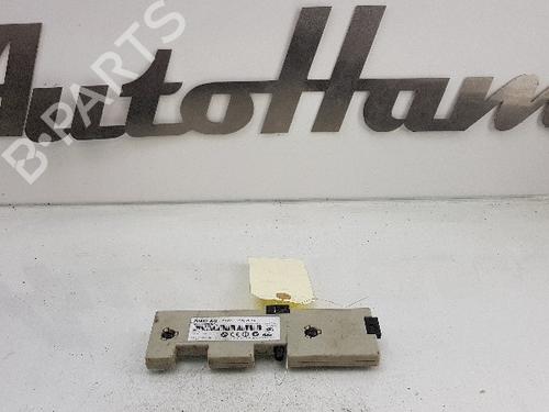 Used Electronic module Electronic module BMW 3 (E90) 318 i (136 hp) 13137956 13137956
