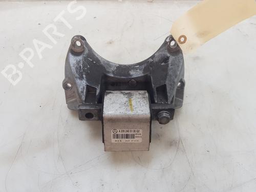 Used Gearbox mount Gearbox mount MERCEDES-BENZ C-CLASS Coupe (C205) C 220 d (205.304) (163 hp) 28602630 28602630