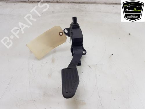Used Pedal TOYOTA YARIS (_P13_) 1.5 Hybrid (NHP130_) (101 hp) 23218252