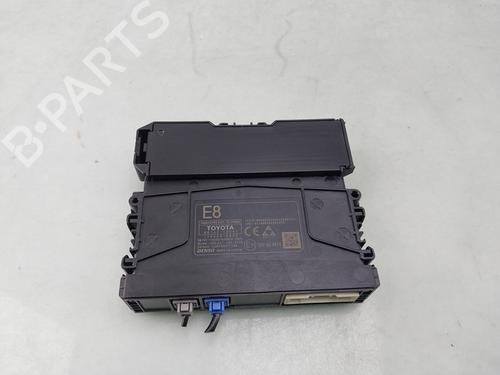 Used Electronic module TOYOTA COROLLA Saloon (_E21_) 1.8 VVTi Hybrid (126 hp) 30184033