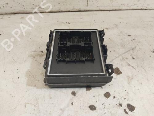 Used Fuse box Fuse box 39404496 39404496