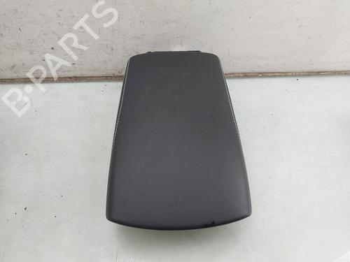 Used Armrest / Center console Armrest / Center console 39209747 39209747