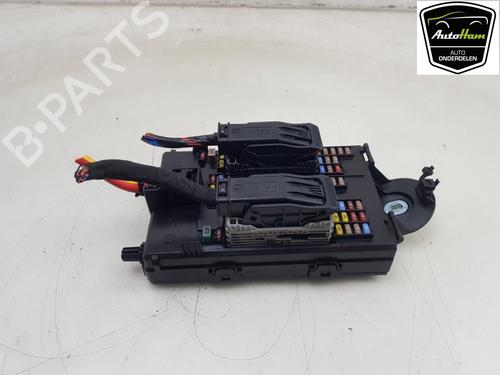 Used Fuse box VOLVO XC60 II (246) T6 Plug-In Hybrid AWD (349 hp) 25884063