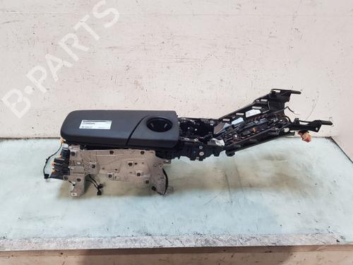 armrest-center-console-porsche-taycan-y1a-2019-23435723 main image