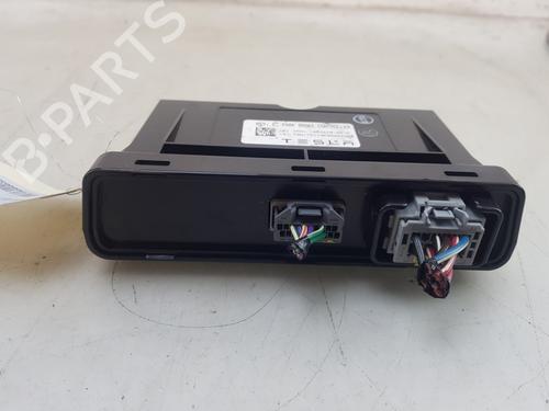 Elektronische module TESLA MODEL S (5YJS) 85 | BP28096212M83 