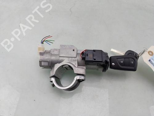 switch-toyota-aygo-x-_b7_-2022-27321558 main image