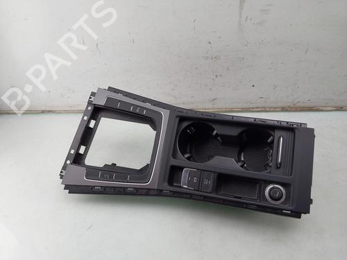 Console centrale Console centrale VW GOLF VII (5G1, BQ1, BE1, BE2) 1.2 TSI (86 hp) 36640717 36640717