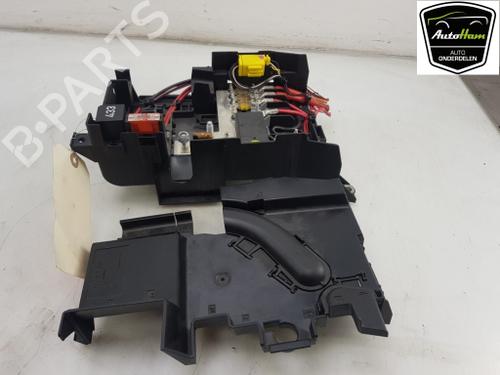Used Fuse box Fuse box PORSCHE CAYENNE (9PA) Turbo 4.5 (450 hp) 12041404 12041404