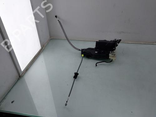 front-right-lock-mercedes-benz-cla-c118-2019-27271014 main image