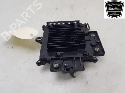 Used Fuse box Fuse box TESLA MODEL X (5YJX) 75D AWD (525 hp) 17152586 17152586