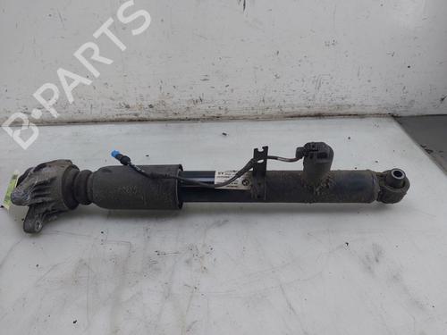 Used Right rear shock absorber Right rear shock absorber BMW 3 (G20, G80, G28) 330 e Plug-in-Hybrid xDrive (292 hp) 33617648 33617648
