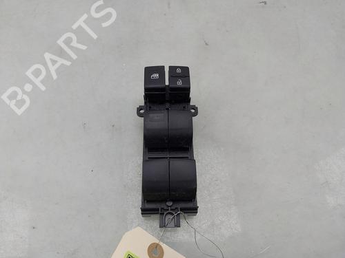 switch-toyota-yaris-_p21_-_pa1_-_ph1_-2020-32481270 main image