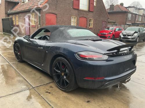 tailgate-porsche-718-boxster-982-2016-30845359 main image