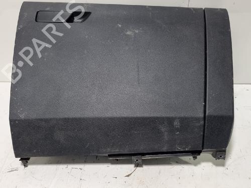Used Glove box SEAT LEON Sportstourer (KL8, KLD) 1.5 TSI (131 hp) 12032522