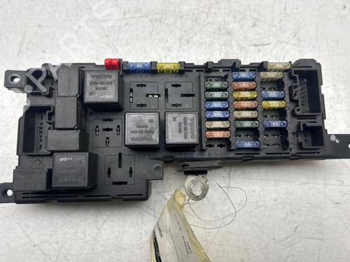 Used Fuse box Fuse box 33266738 33266738