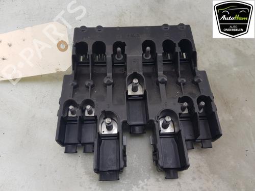 Used Fuse box Fuse box MERCEDES-BENZ SPRINTER 3,5-t Van (B907, B910) 319 CDI RWD (907.633, 907.635, 907.637) (190 hp) 20331052 20331052