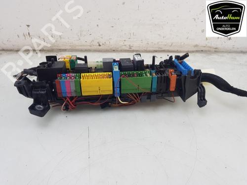 Used Fuse box Fuse box MERCEDES-BENZ CLA Coupe (C117) CLA 180 (117.342) (122 hp) 18254449 18254449