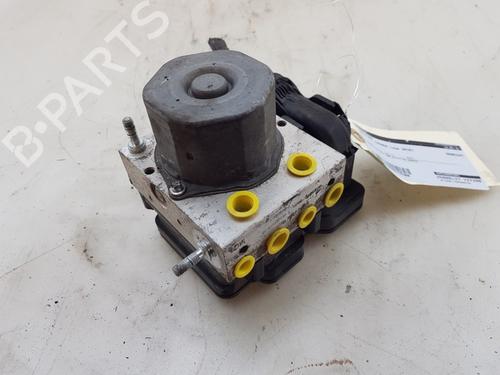 Used ABS pump RENAULT TWINGO III (BCM_, BCA_) 1.0 SCe 70 (71 hp) 25048486