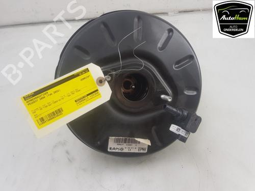 Used Servo brake Servo brake PEUGEOT 2008 II (UD_, US_, UY_, UJ_, UR_, UC_) 1.2 PureTech 100 (USHNK) (101 hp) 13650392 13650392