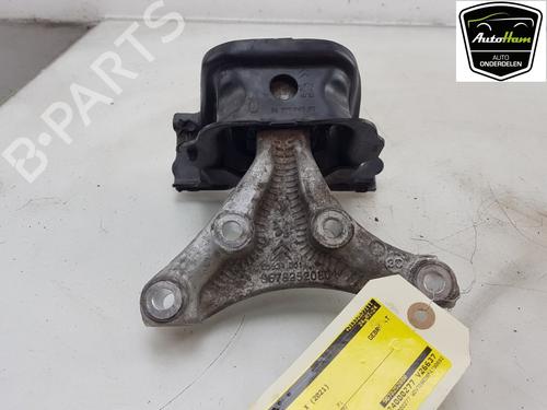 Used Engine mount OPEL CROSSLAND X / CROSSLAND (P17, P2QO) 1.2 (75) (110 hp) 19108680