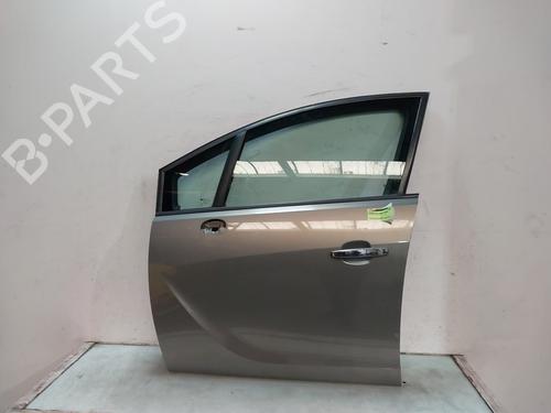 Used Left front door OPEL MERIVA B MPV (S10) 1.4 (75) (120 hp) 32382452