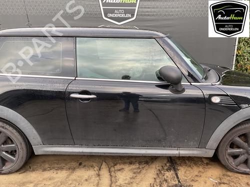 Used Right front door MINI MINI (R56) One (75 hp) 22237039