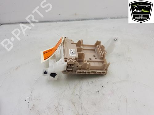 Used Fuse box PEUGEOT 108 1.0 VTi (69 hp) 12043985