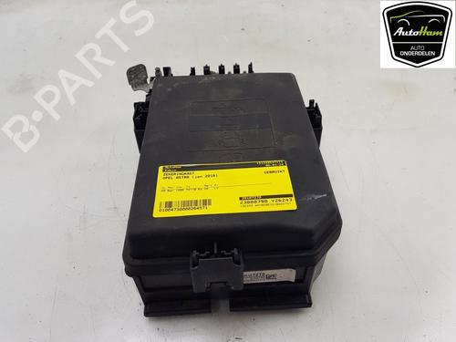 Used Fuse box OPEL ASTRA K (B16) 1.0 Turbo (68) (105 hp) 17121888