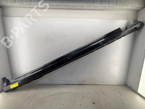 Used Right sideskirt Right sideskirt 39404391 39404391