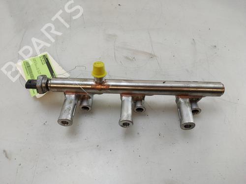 Used Injection rail OPEL CORSA F (P2JO) 1.2 (68) (131 hp) 32702203