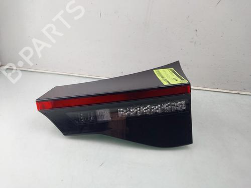 Feu arrière droit TOYOTA YARIS CROSS (MXP_) 1.5 Hybrid (MXPJ10) (116 hp) 31092783