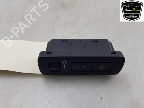 Used Switch Switch VOLVO XC40 (536) T4 Plug-in Hybrid (211 hp) 17742586 17742586