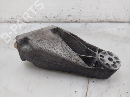 Used Engine mount VW TOUAREG (7LA, 7L6, 7L7) 3.2 V6 (220 hp) 32359422