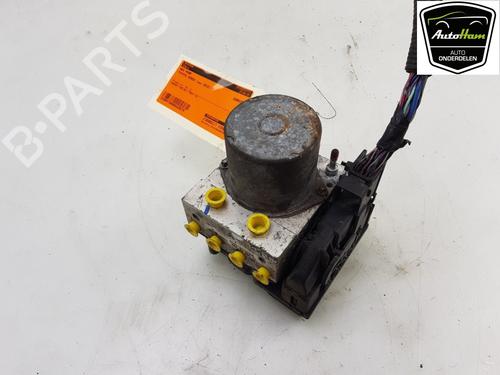 Used ABS pump TOYOTA VERSO (_R2_) 1.8 (ZGR21_, ZGR21R) (147 hp) 13104638