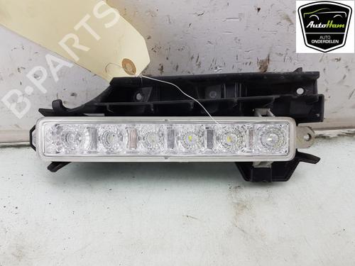 Used Right daytime light Right daytime light 19521325 19521325