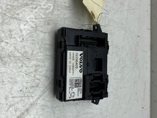Used Electronic module Electronic module VOLVO XC40 (536) T5 Plug-in Hybrid (262 hp) 33845086 33845086