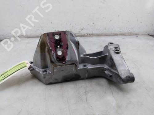 Used Engine mount IVECO DAILY VI Van 33S16, 35S16, 35C16, 38S16, 40C16, 42S16, 50C16 (156 hp) 31922367