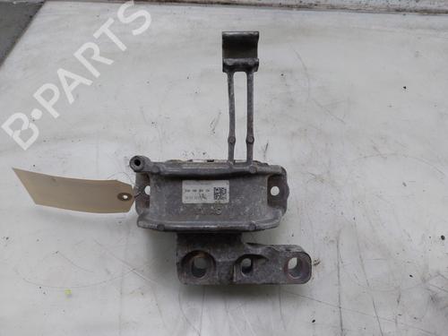Used Engine mount Engine mount VW GOLF VII (5G1, BQ1, BE1, BE2) 1.0 TSI (110 hp) 33812108 33812108