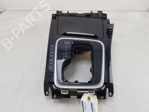 Used Middle console KIA CEED Sportswagon (CD) 1.6 GDI Hybrid (141 hp) 24826786