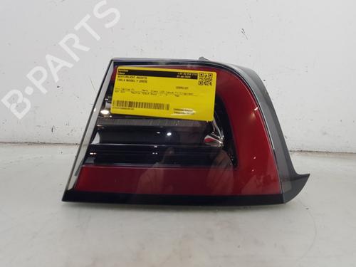 Used Right taillight Right taillight TESLA MODEL Y (5YJY) EV (299 hp) 33429862 33429862