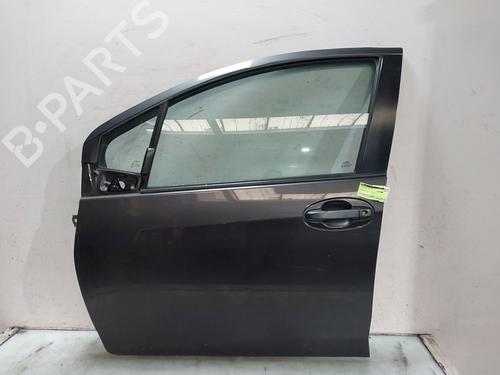 Used Left front door TOYOTA YARIS (_P13_) 1.0 (KSP130_, KSP130) (69 hp) 32162874