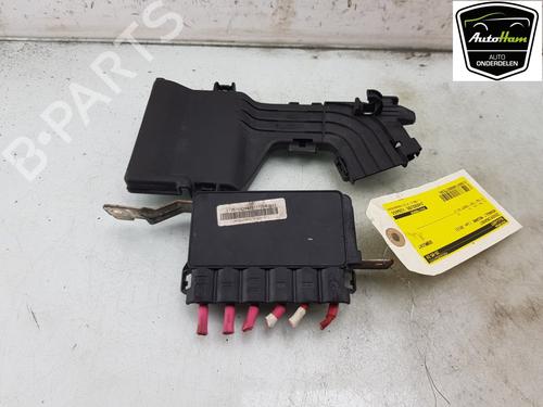 Fuse box RENAULT MEGANE CC (EZ0/1_) 1.4 TCe (EZ0F, EZ1V) (131 hp) 18111884