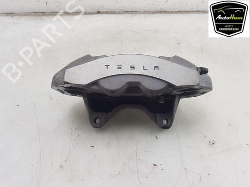 Used Right front brake caliper TESLA MODEL 3 (5YJ3) EV AWD (351 hp) 29061902