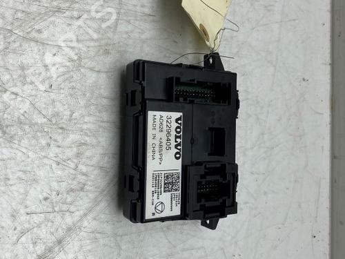 Used Control unit Control unit VOLVO XC40 (536) T5 Plug-in Hybrid (262 hp) 33845086 33845086